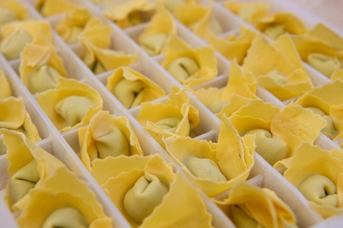 hromada ravioli na talíři