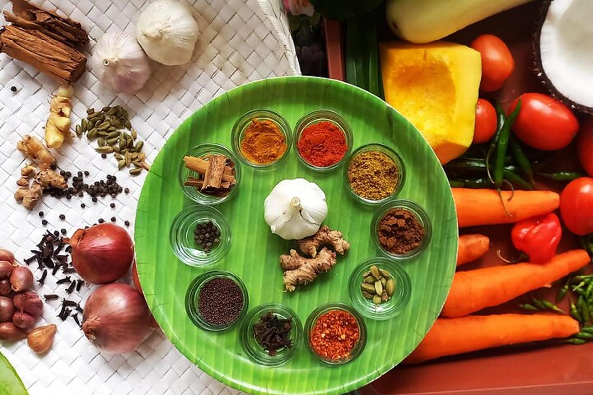pinggan hijau dengan pelbagai jenis makanan di atasnya