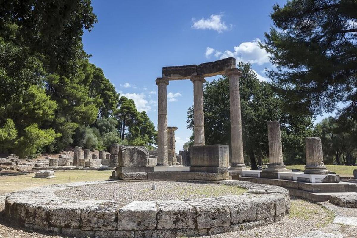 iidne sammastega tempel pargis