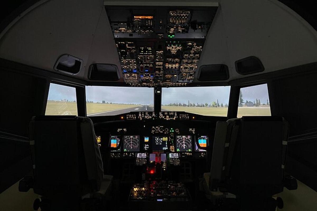 una vista de la cabina de un avión