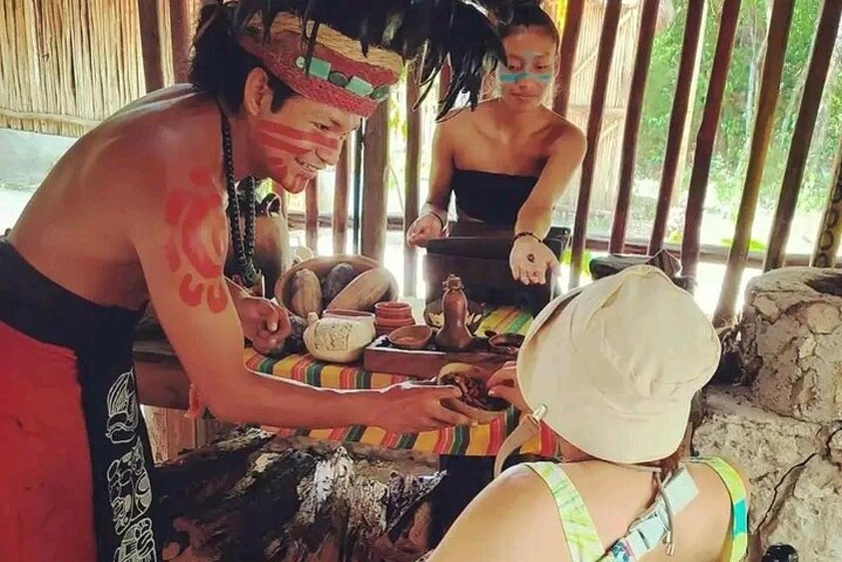 um homem e uma menina em frente a uma mesa com comida