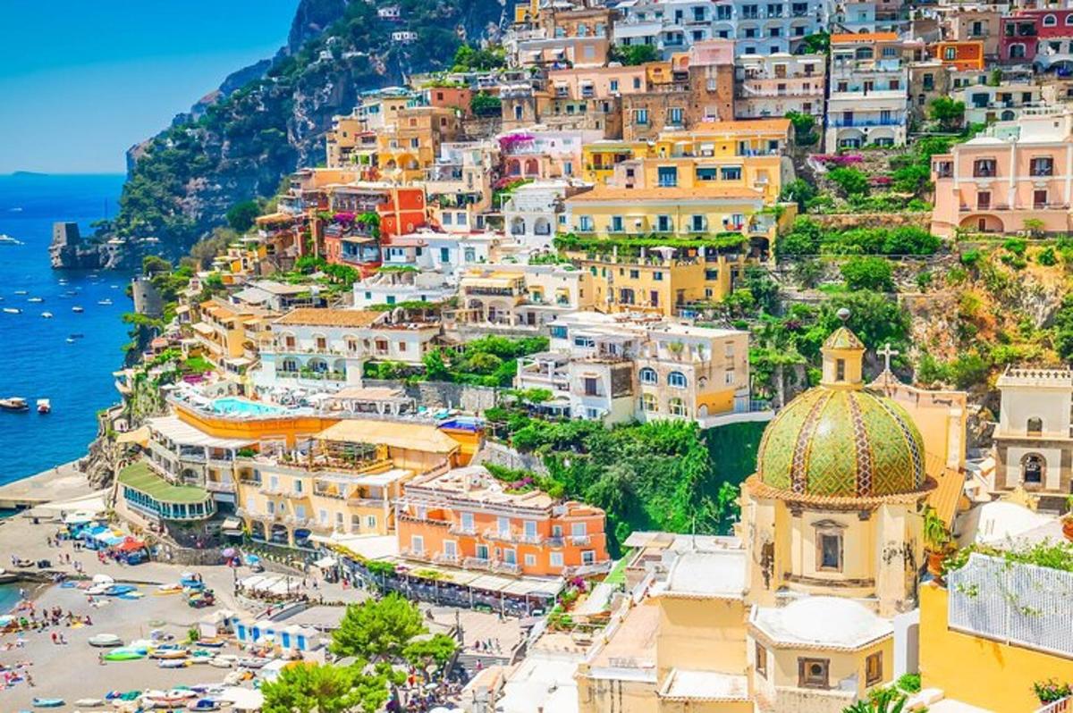 Pohled na vesnici Positano na pobřeží Amalfi