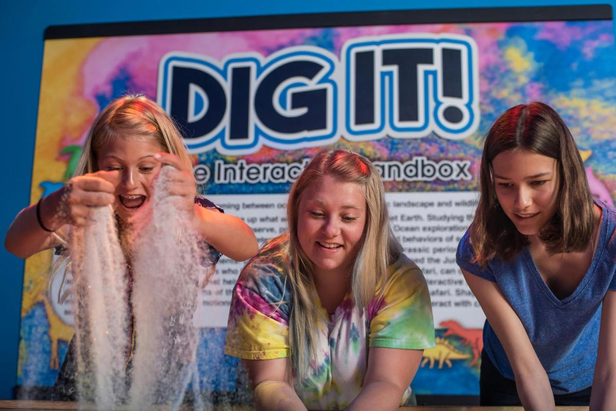 Attraction picture 2