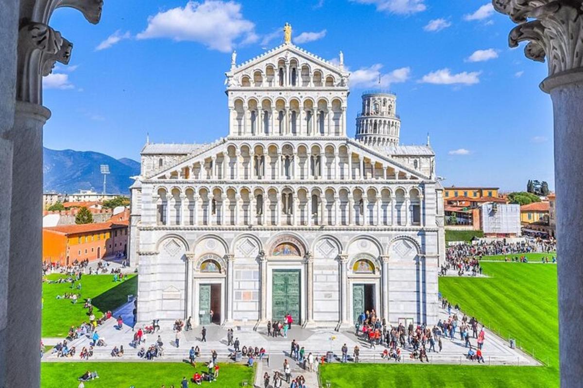 a view of the leaning tower of pisa