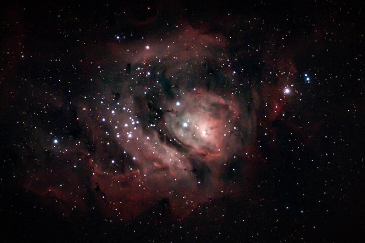 una nebulosa che forma stelle nella costellazione dell'Ariete