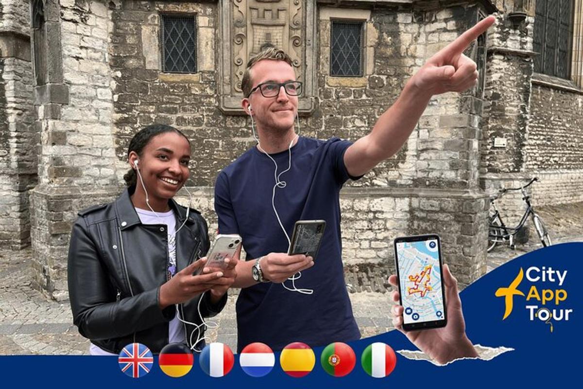 ein Mann und eine Frau halten ihre Handys hoch