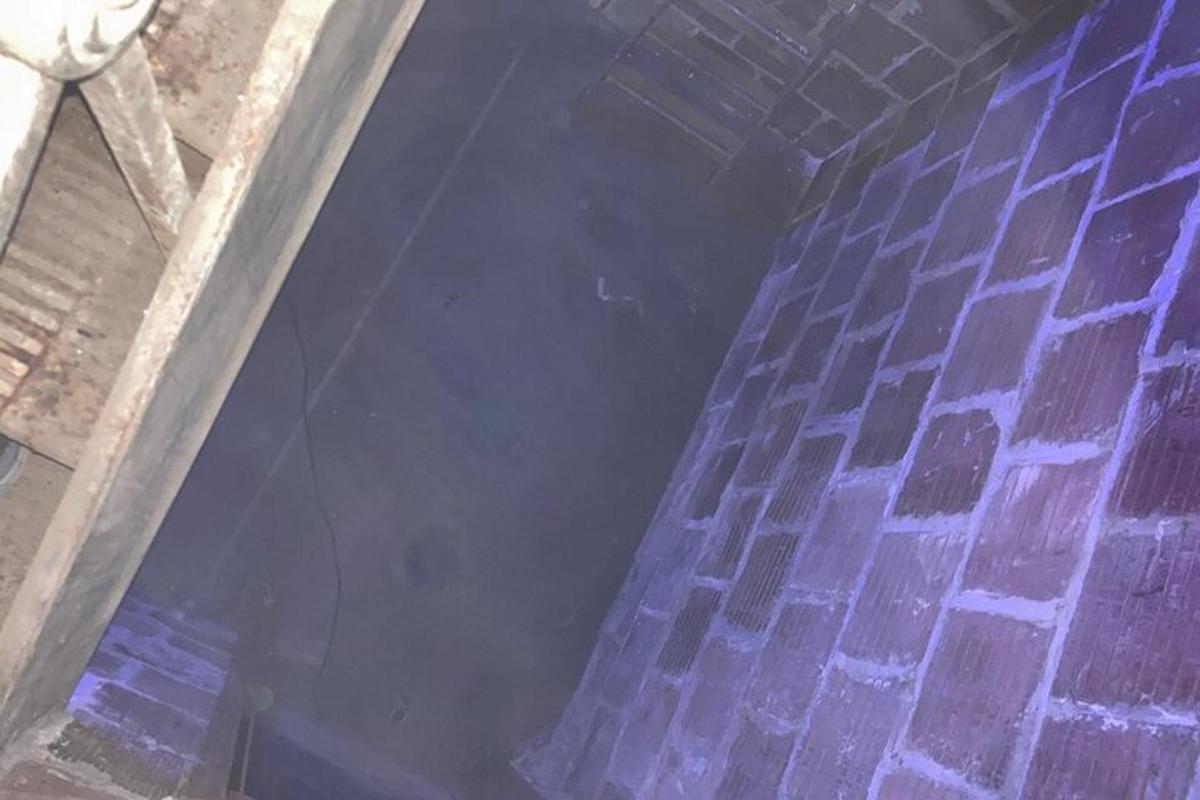 a view of the floor of a swimming pool