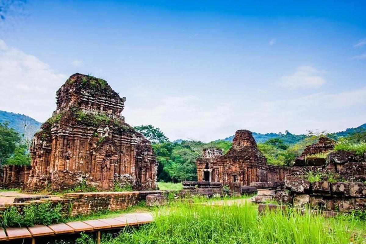 um templo nas ruínas de um edifício antigo