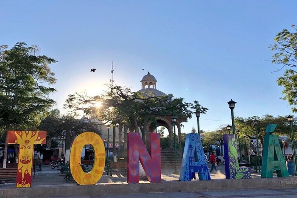 un cartel que dice no frente a un parque