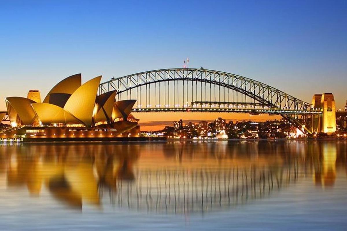 utsikt over operahuset i Sydney og en bro