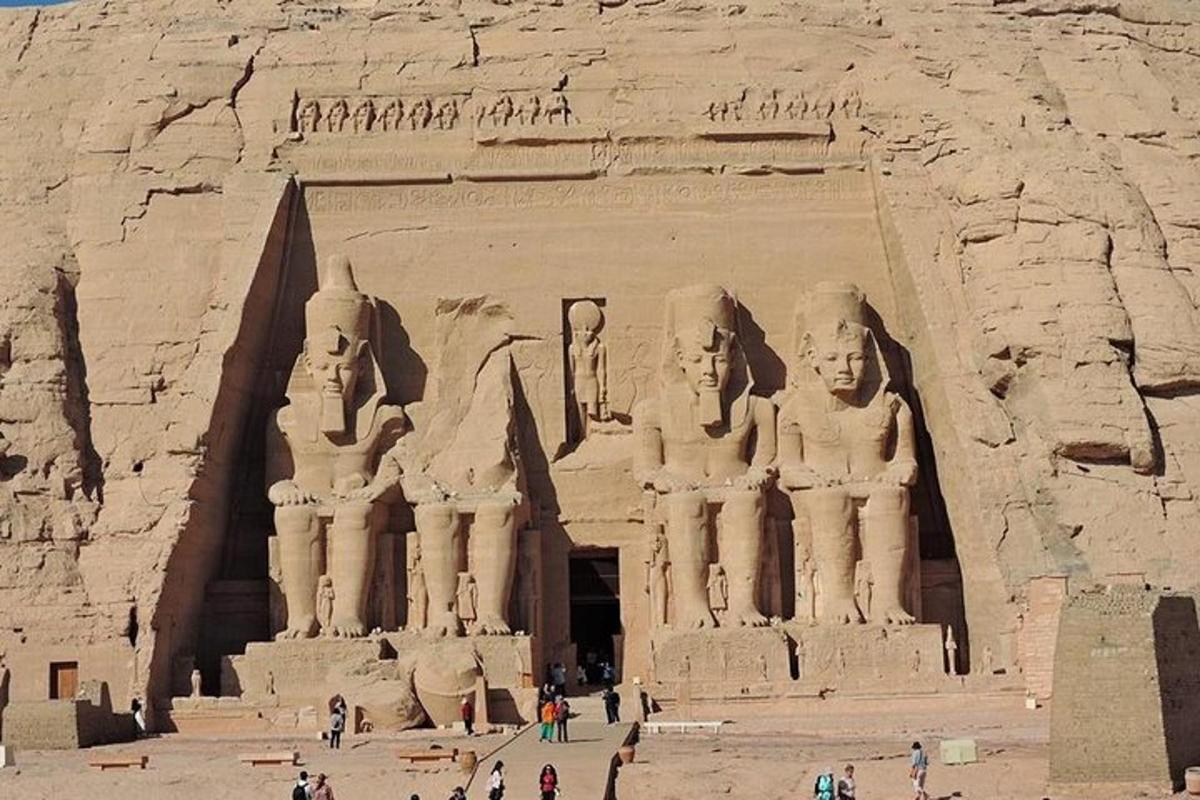 pemandangan kuil abu simbel