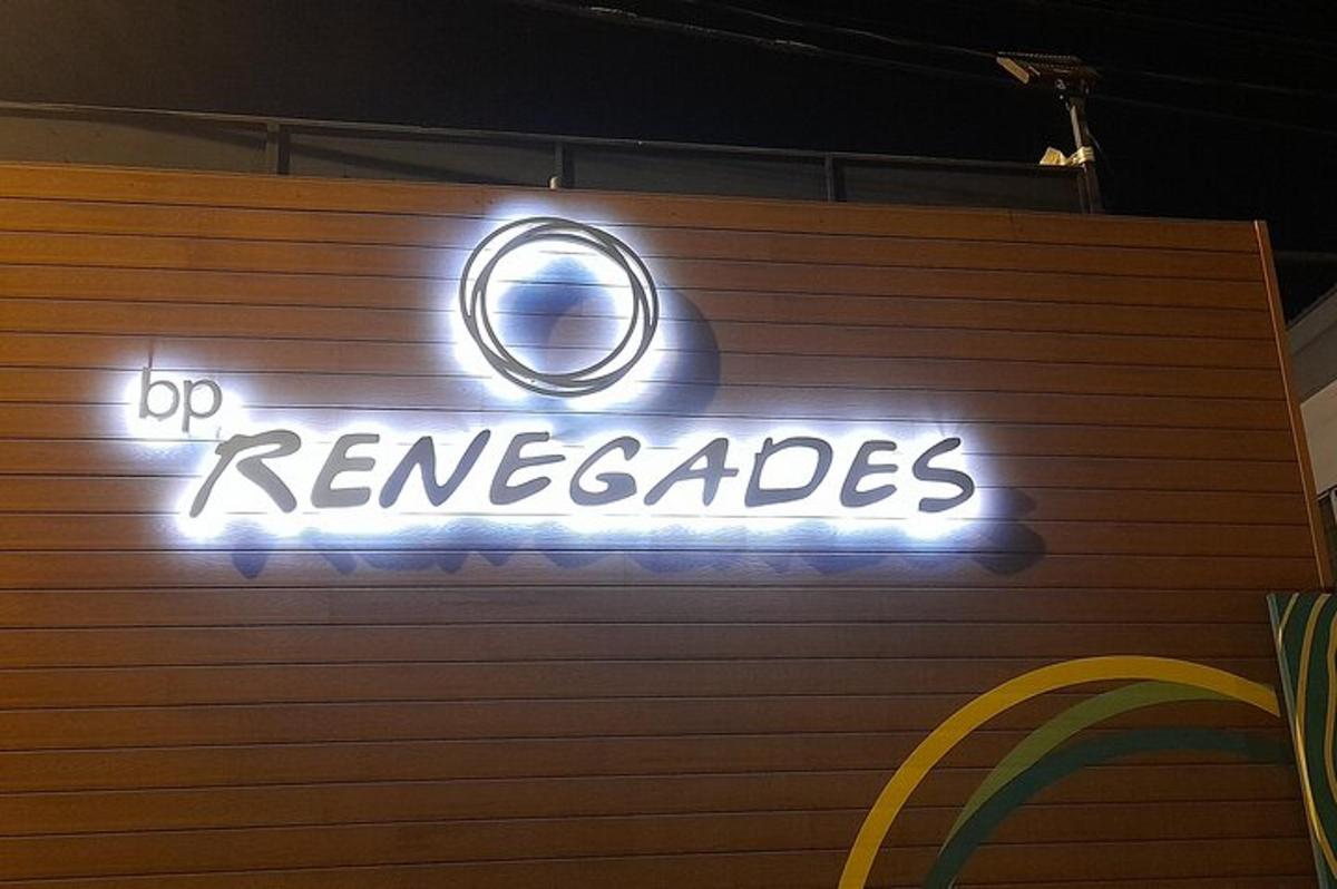 a sign that says top rezagogues on a wall