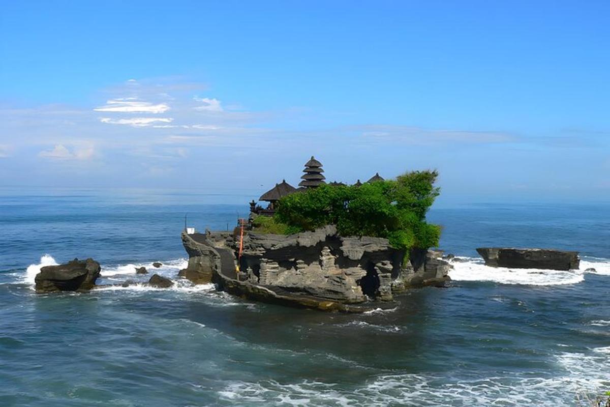 寺院がある海の島