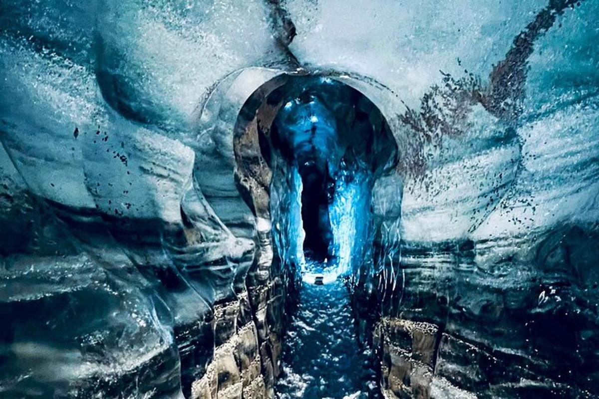 vaade tunnelile jääkoopas