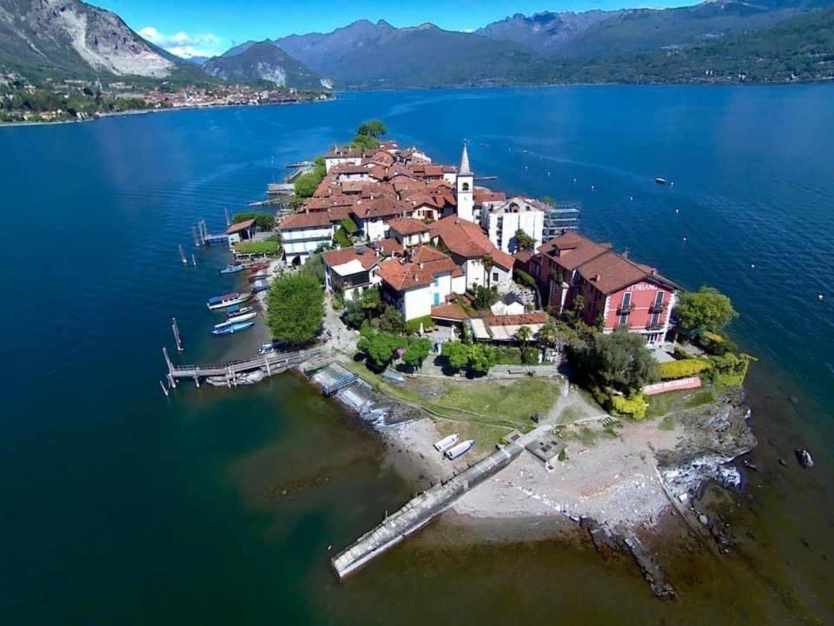 otok sredi velikega vodnega telesa