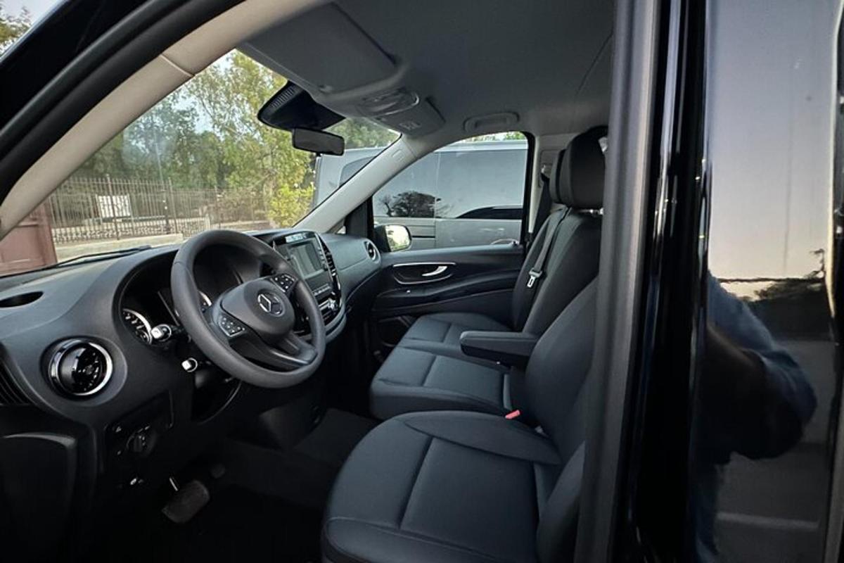 una vista del interior de un coche