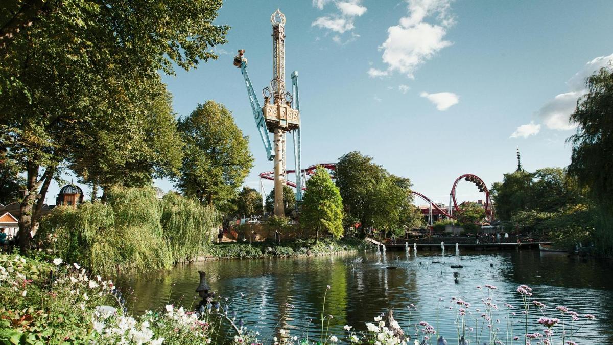 pohled na aquapark s horskou dráhou
