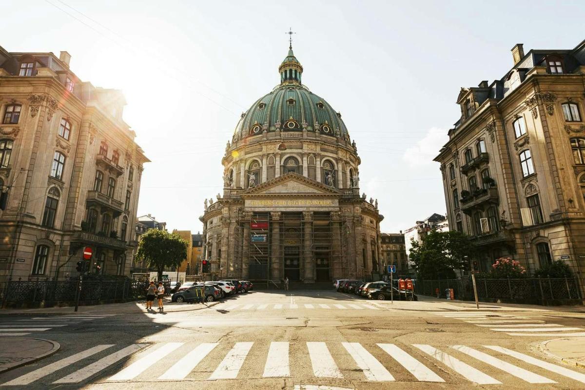 a large building with a dome on top of it