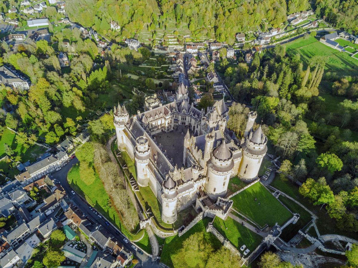 an aerial view of windsor castle in england