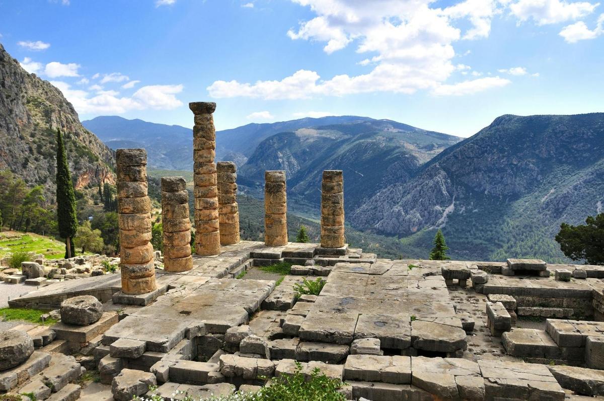 una vista delle rovine del tempio