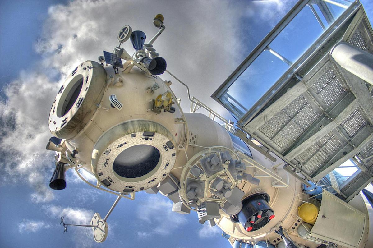 a close up of the front of a space shuttle