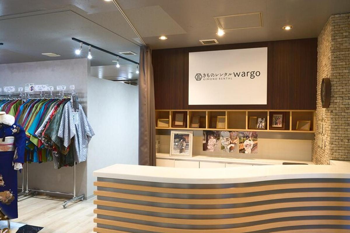 a clothing store with a sign that reads chicago wrap