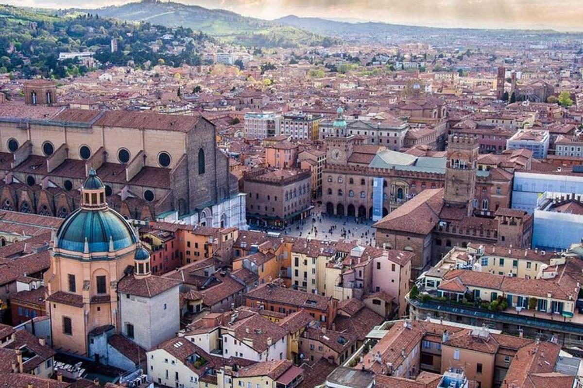 una vista aerea di una città con edifici