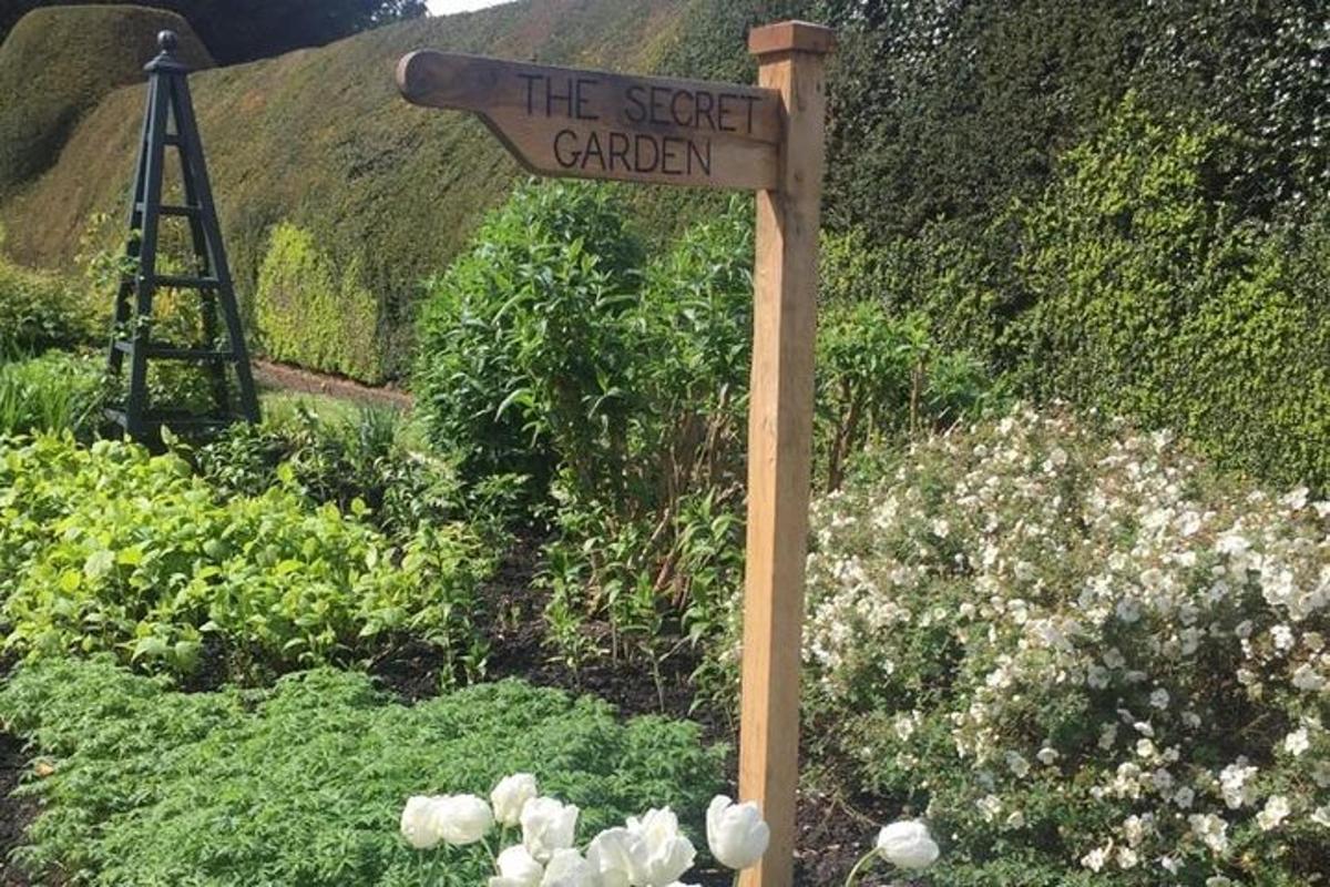 tanda untuk taman rahsia di taman
