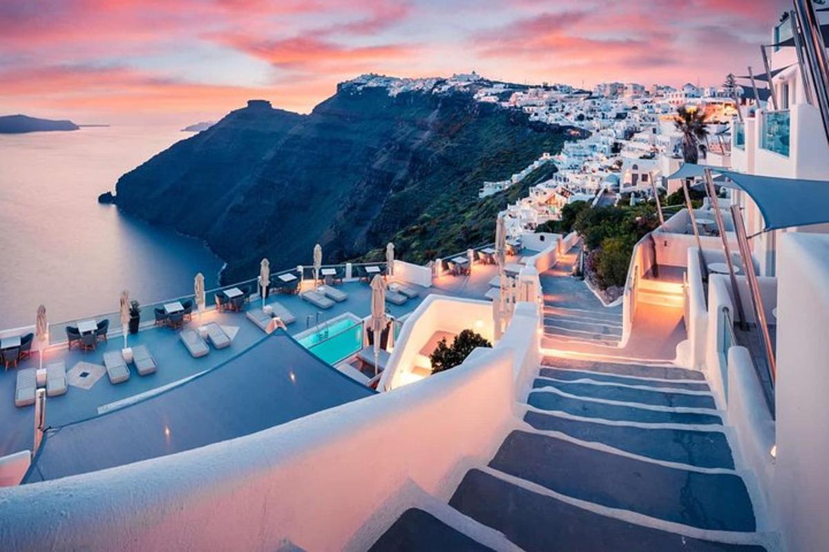 o vedere a coastei Amalfi dintr-o vilă