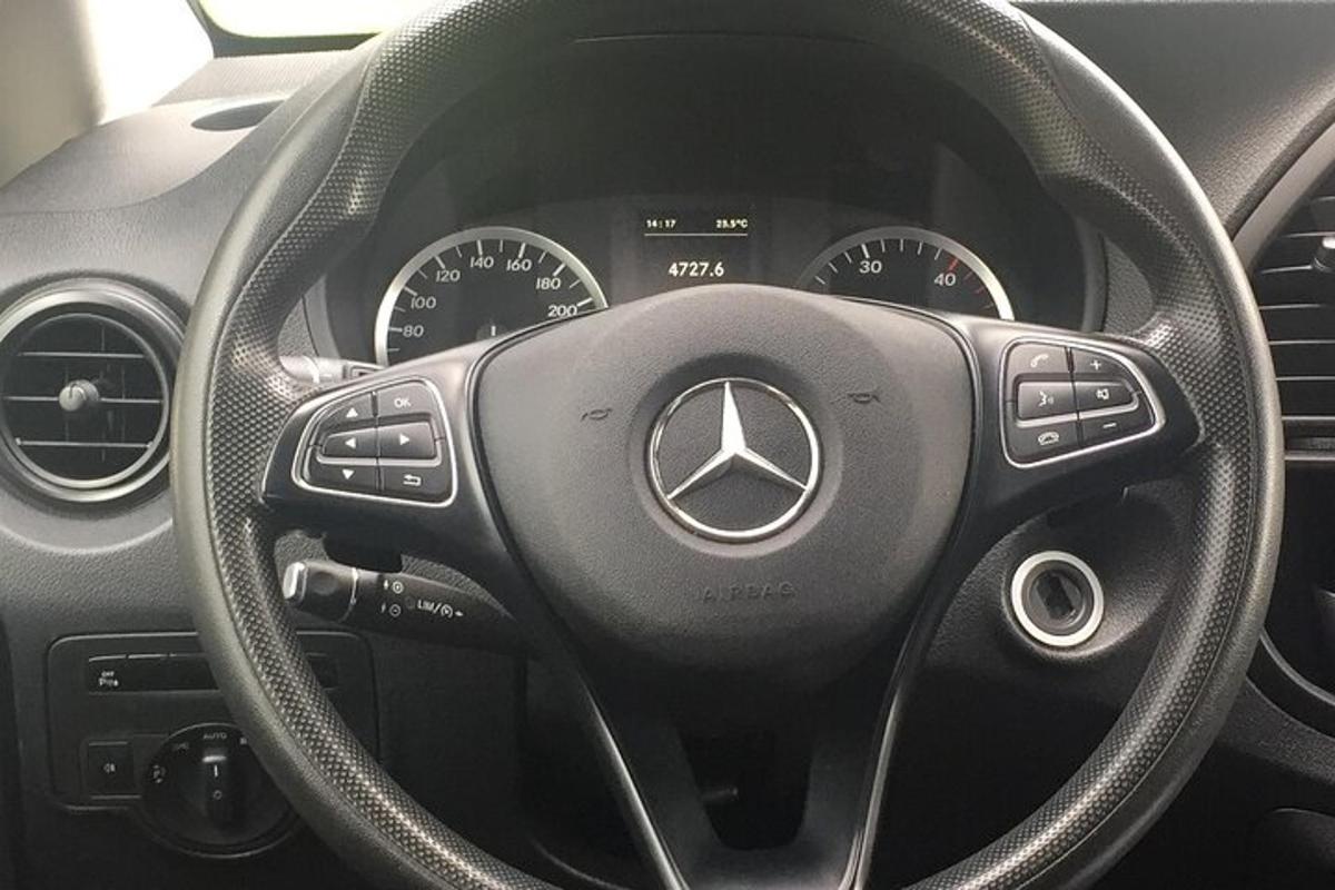 a steering wheel of a mercedes benz car