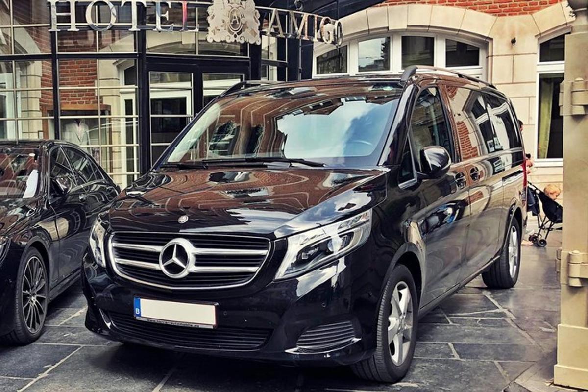 Auto Acedes Benz zaparkované na parkovišti