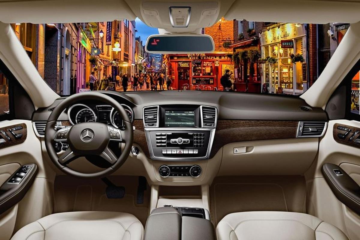 Поглед на унутрашњост аутомобила Acedes Benz