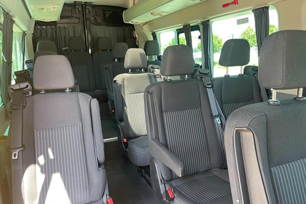 vnitřní pohled na vnitřek autobusu