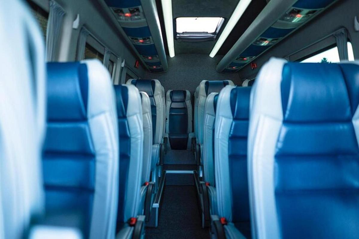 widok wnętrza autobusu