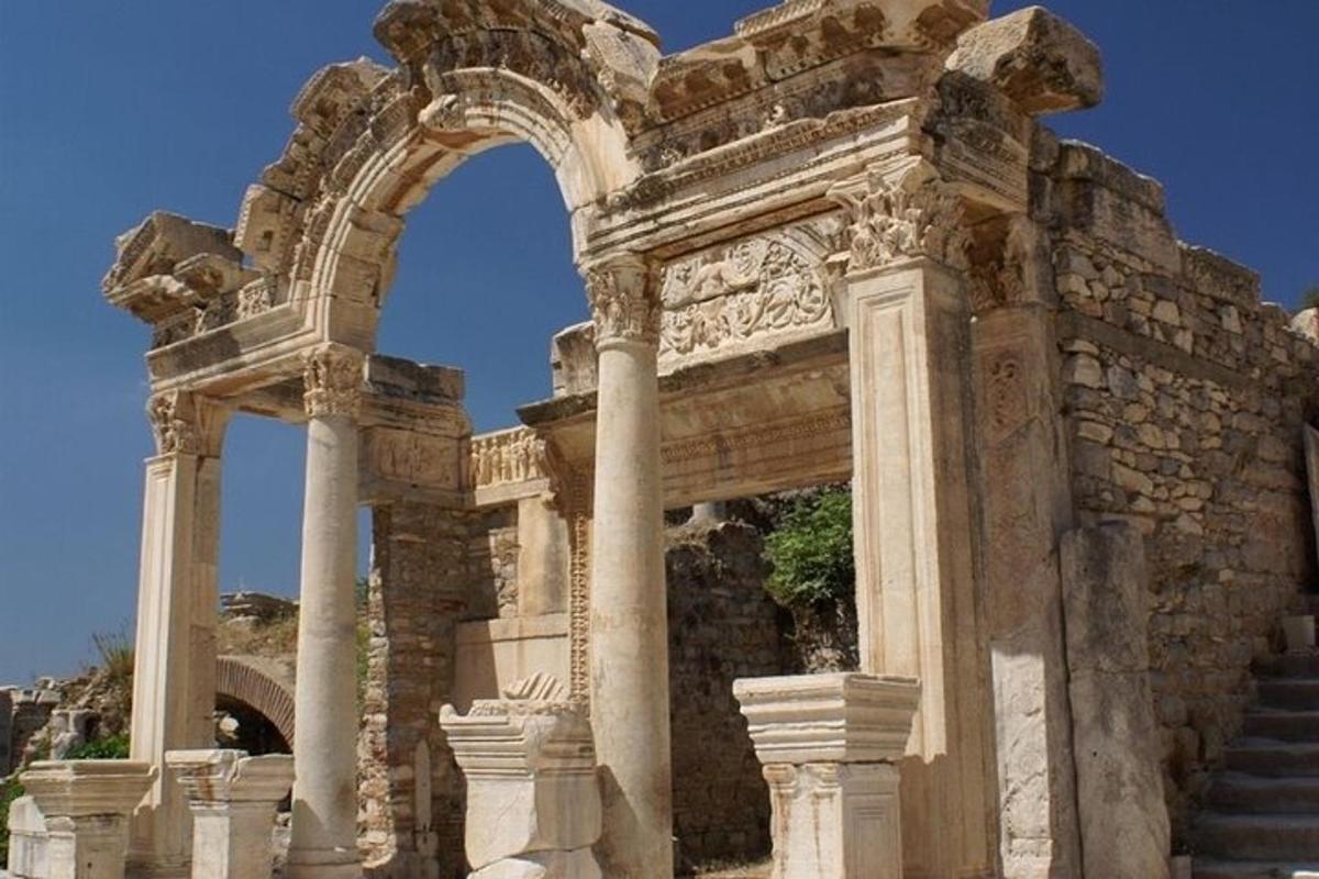 an arch in the ruins of a building