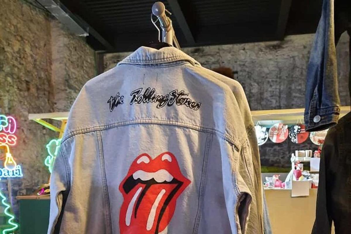 džínová bunda s logem Rolling Stones