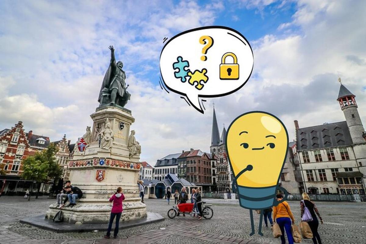un grup de persones dempeus davant d'una estàtua