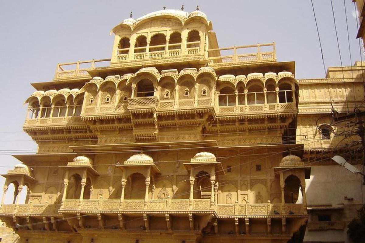a large building with a lot of windows