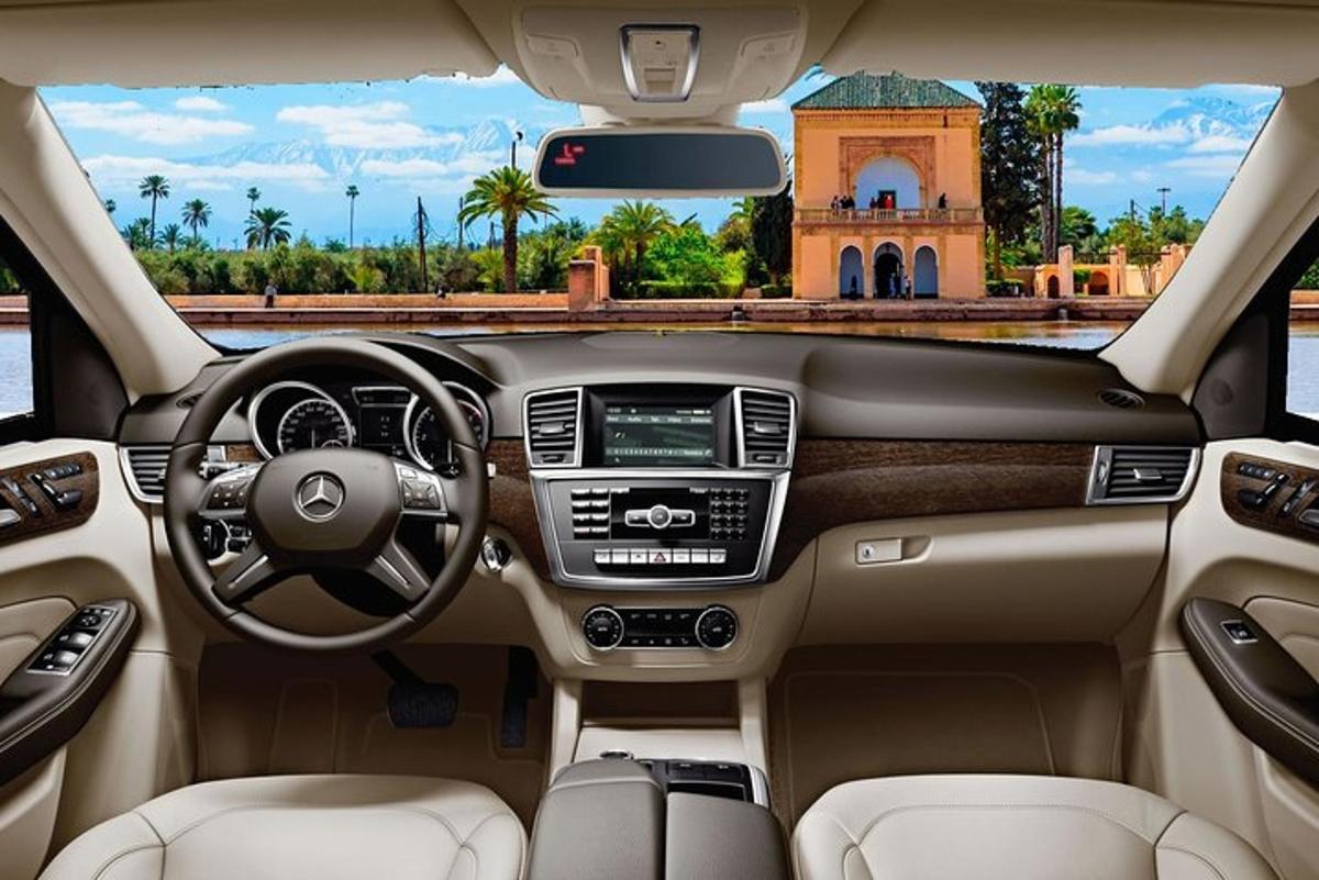 pemandangan dasbor mobil mercedes benz
