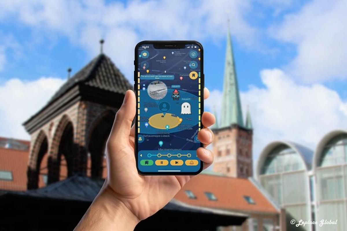hoone ees mobiiltelefoni hoidev käsi
