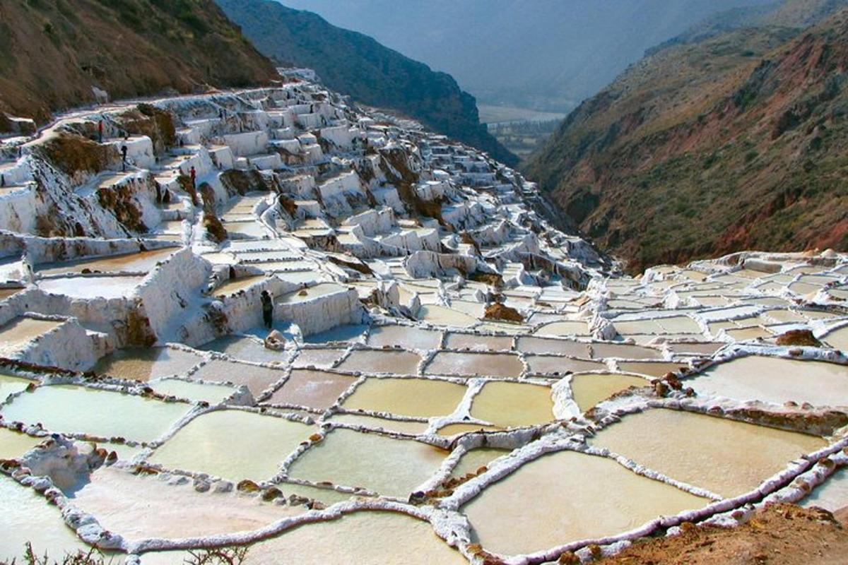 một ngôi làng trên sườn núi