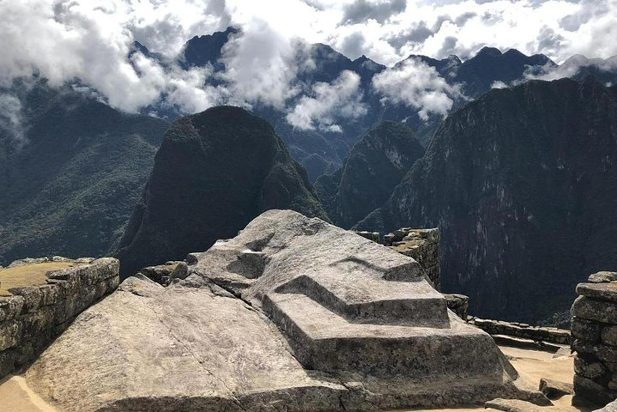 pembentukan batu di atas gunung