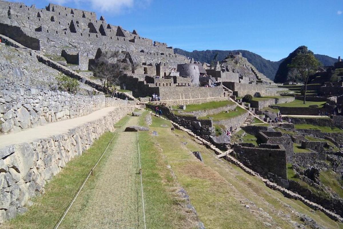 una vista de les ruïnes d'un edifici