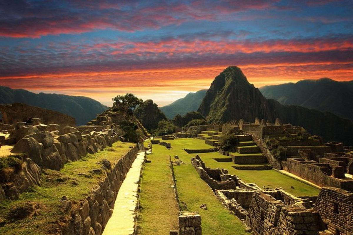una vista de las ruinas de la antigua ciudad