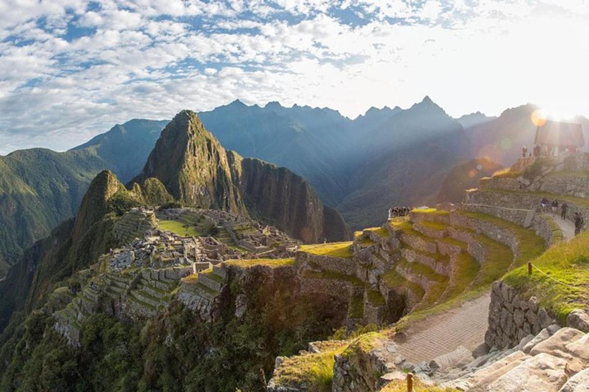pemandangan gunung machu picchu