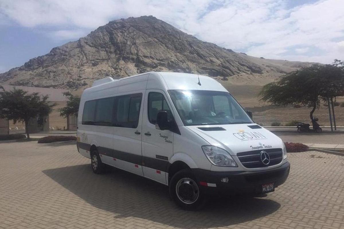 bel kombi parkiran pred goro