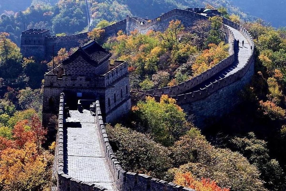 an image of the great wall of china