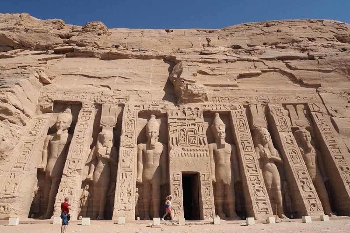 الآثار القديمة لمعبد أبو الغارق