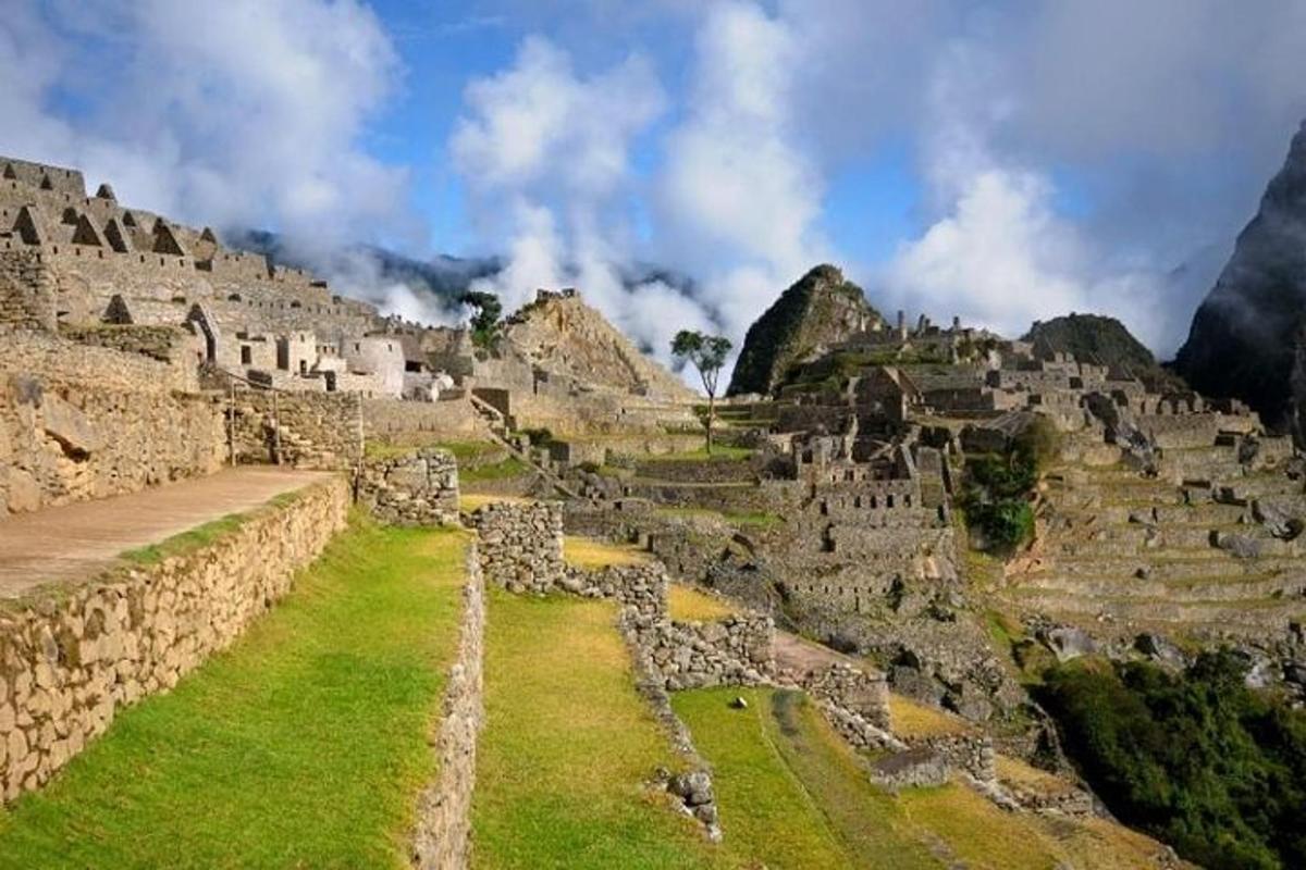 una vista de les ruïnes d'una ciutat antiga