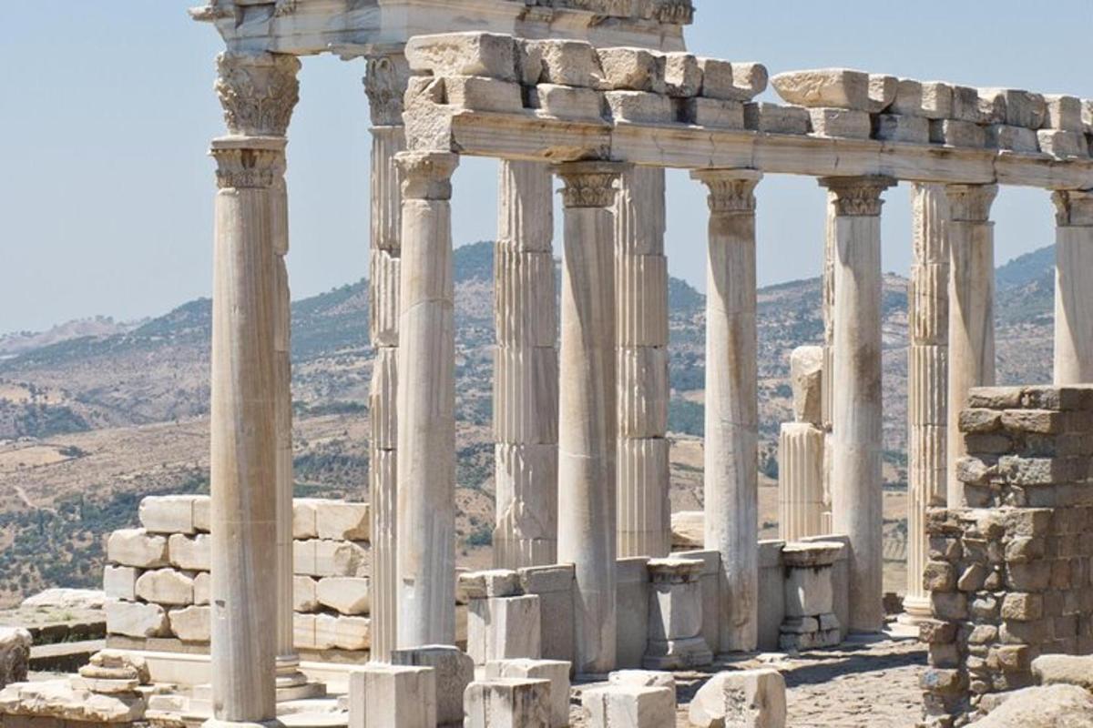 un'immagine delle rovine del tempio